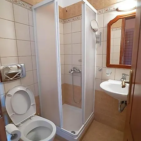 Ainareti Hotel 2*
